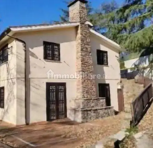 Villa in asta a Viterbo