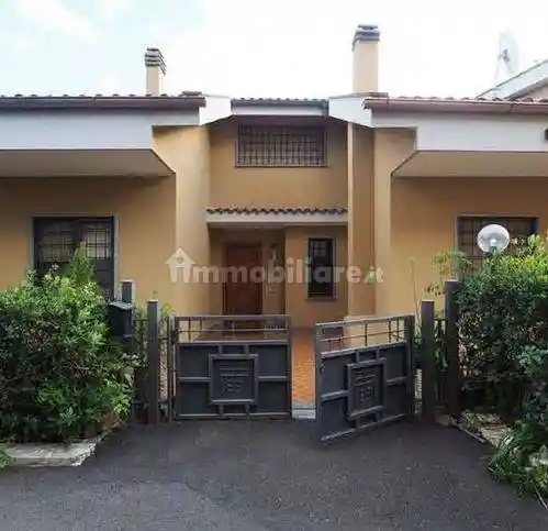 Casa indipendente in vendita a Roma