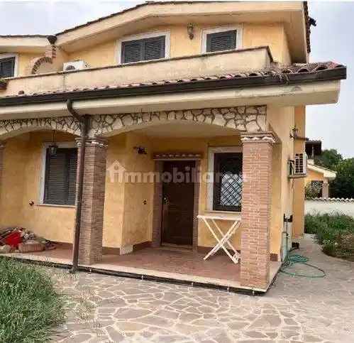 Casa indipendente in vendita a Ardea