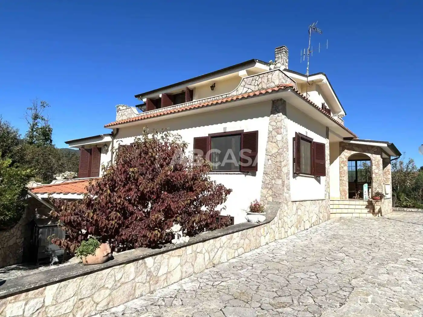 Villa in vendita a Lariano