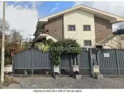 Casa indipendente in asta a Roma