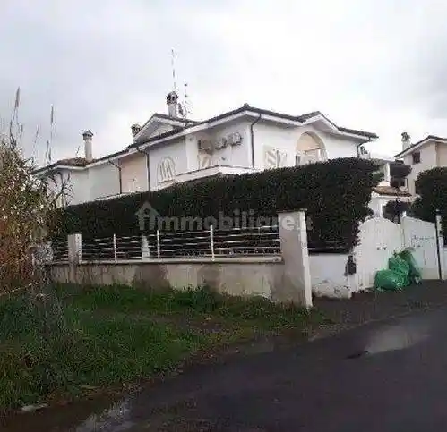 Villa in vendita a Fiumicino