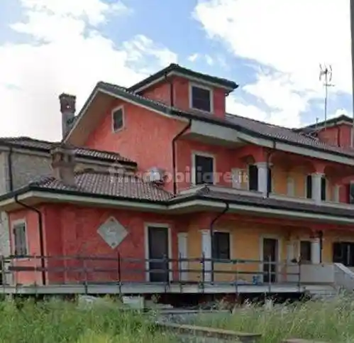 Casa indipendente in vendita a Guidonia Montecelio