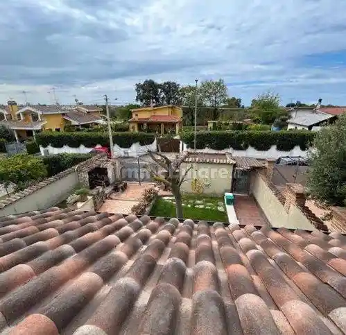 Villa in vendita a Pomezia