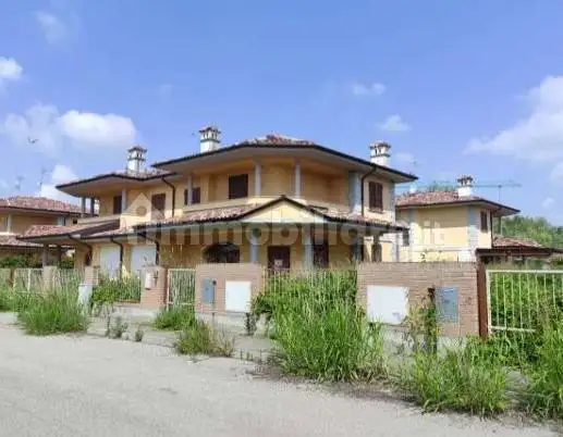 Villa in asta a Roncaro
