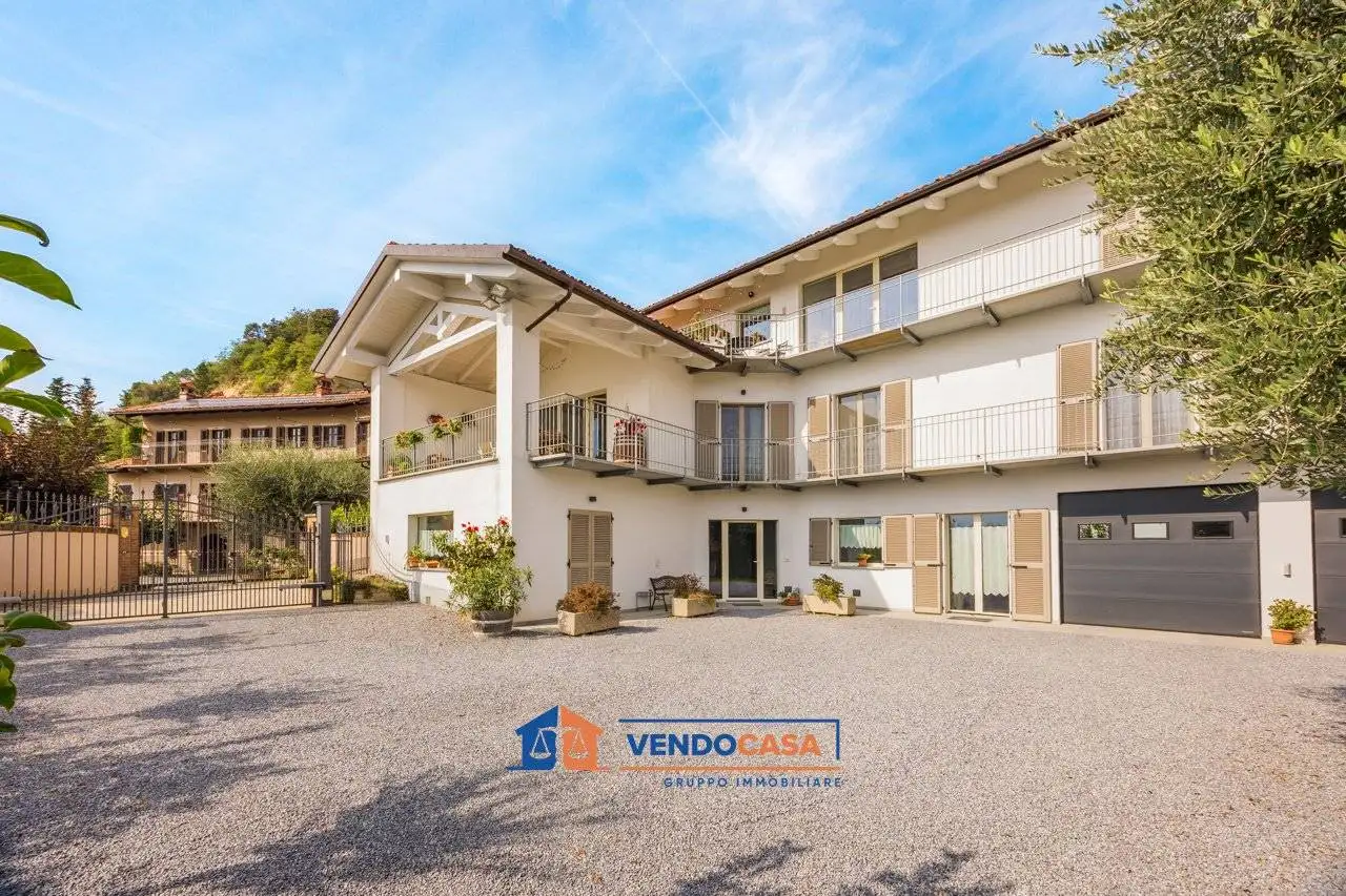 Villa in vendita a Alba
