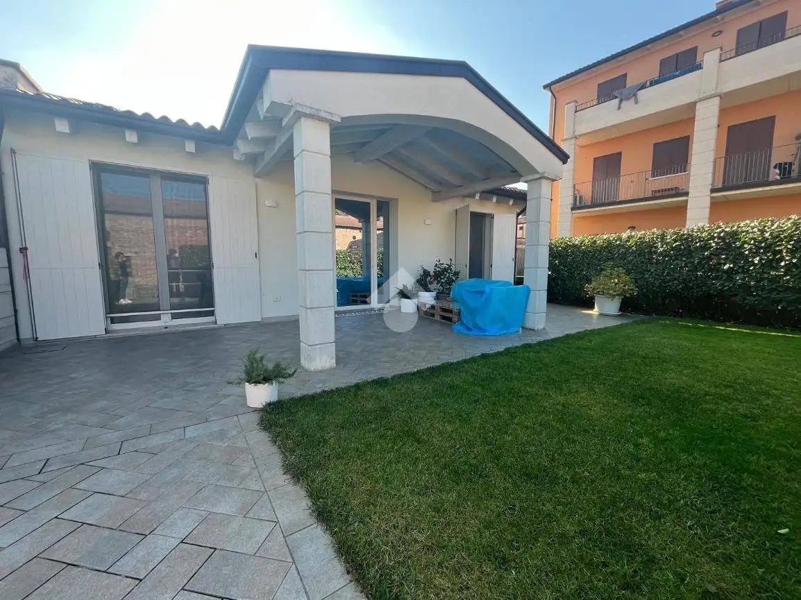 Villa in vendita a Castel d'Ario