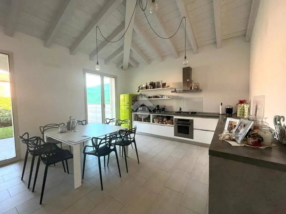 Villa unifamiliare via Vittorio Veneto, Centro, Castel d'Ario - foto 3