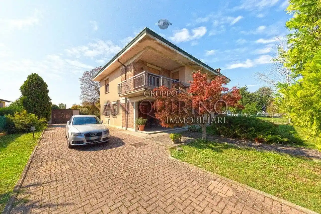 Villa in vendita a Luzzara