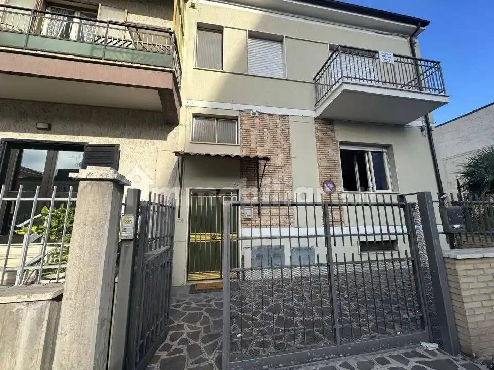 Terratetto plurifamiliare 149 m², buono stato, Centro, Teramo - foto 3