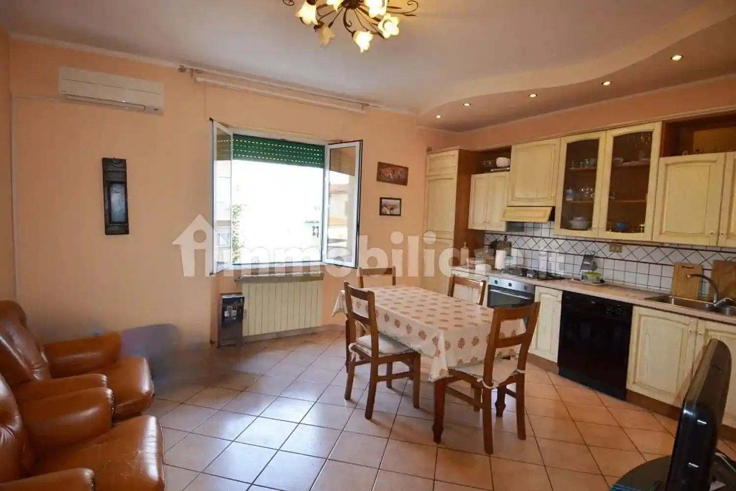 Appartamento in vendita a Campiglia Marittima