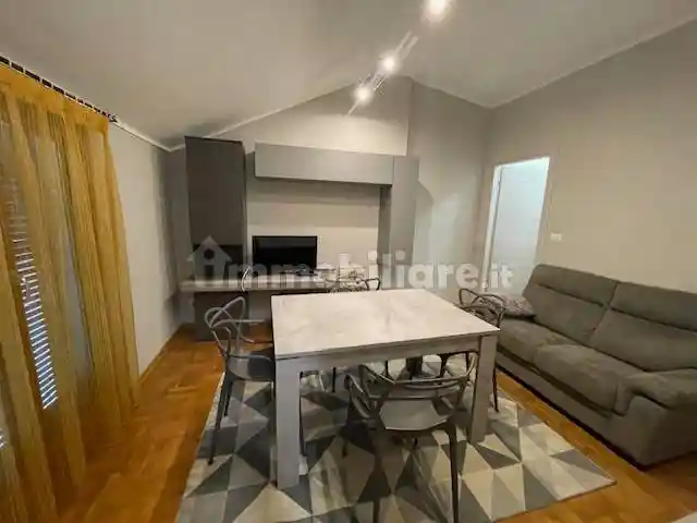 Bilocale ottimo stato, terzo piano, Centro, Cuneo - foto 2