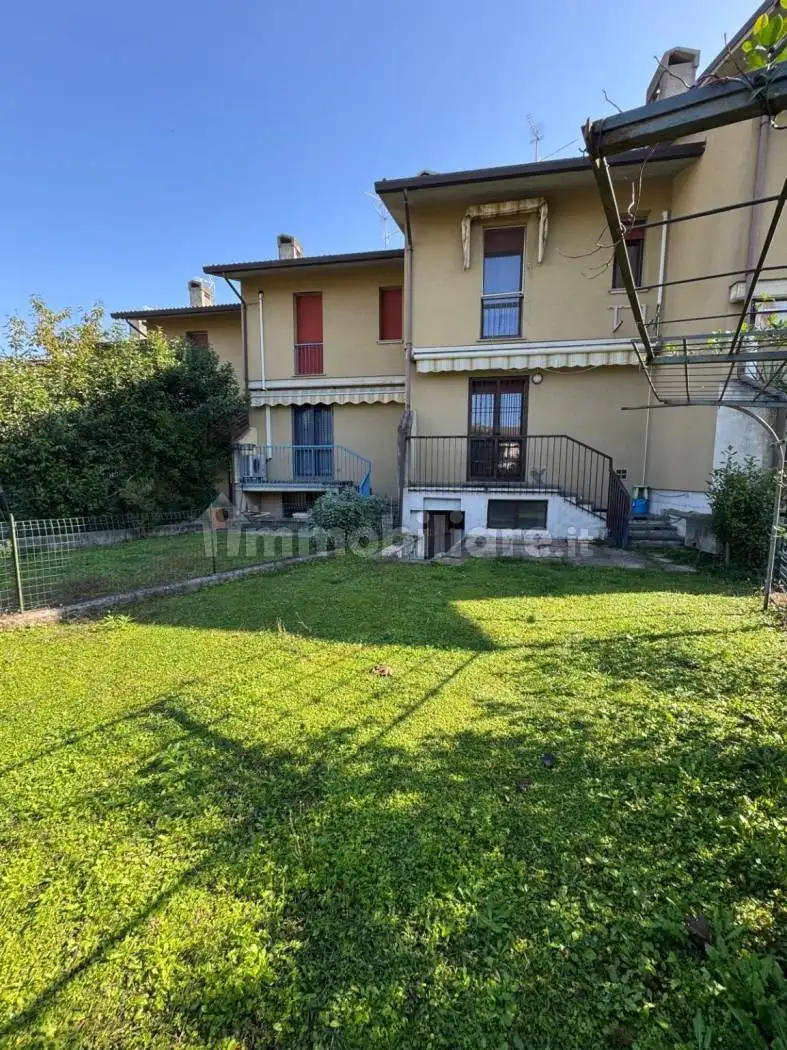 Villa a schiera 4 locali, buono stato, Centro, Bagnolo Mella - foto 2