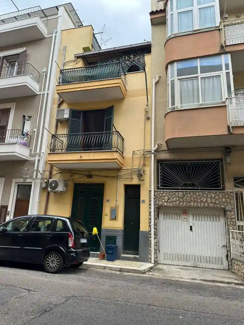 Palazzo - Edificio in vendita a Bagheria