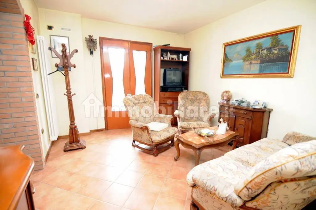 Casa indipendente in vendita a Revine Lago