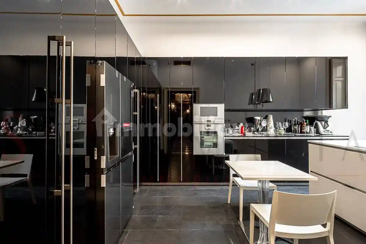 Appartamento ottimo stato, terzo piano, Missori, Milano - foto 4