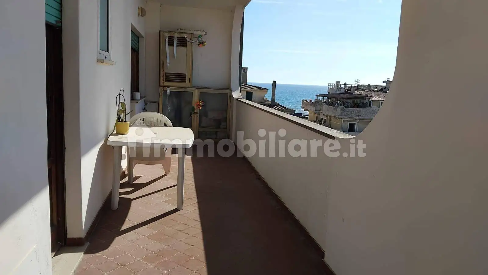 Palazzo - Edificio in vendita a Pomezia