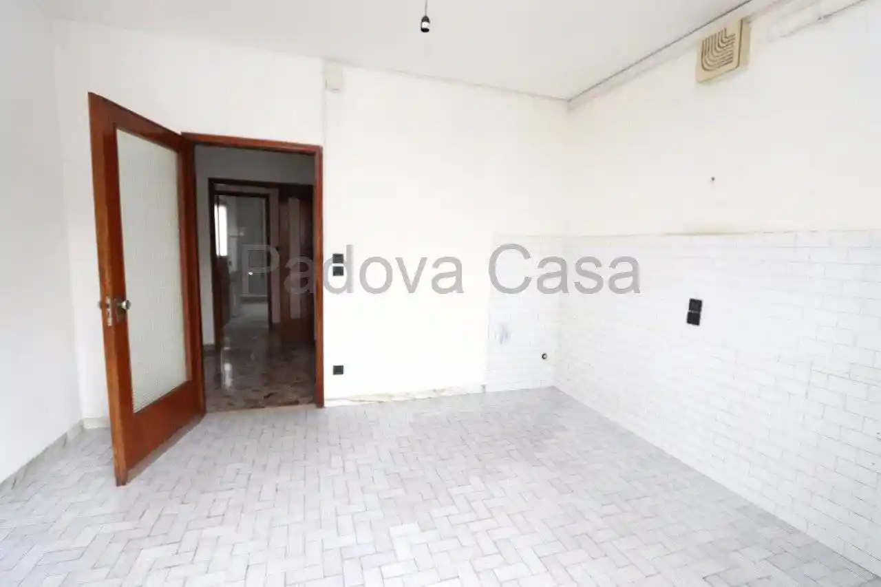 Quadrilocale buono stato, secondo piano, Pontevigodarzere - Isola di Torre, Padova - foto 5