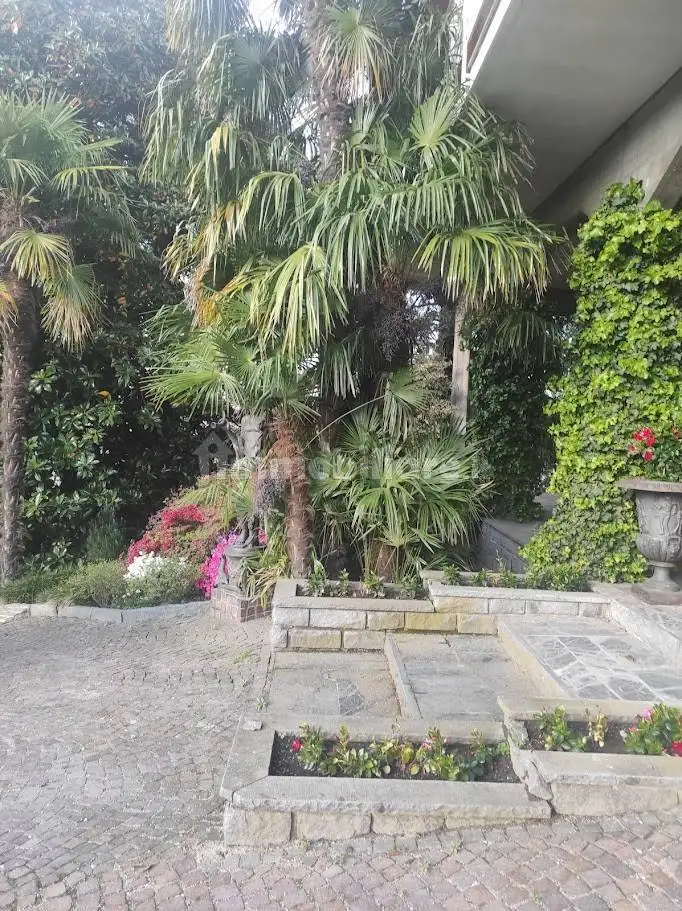 Villa plurifamiliare, buono stato, 434 m², Banchette - foto 2