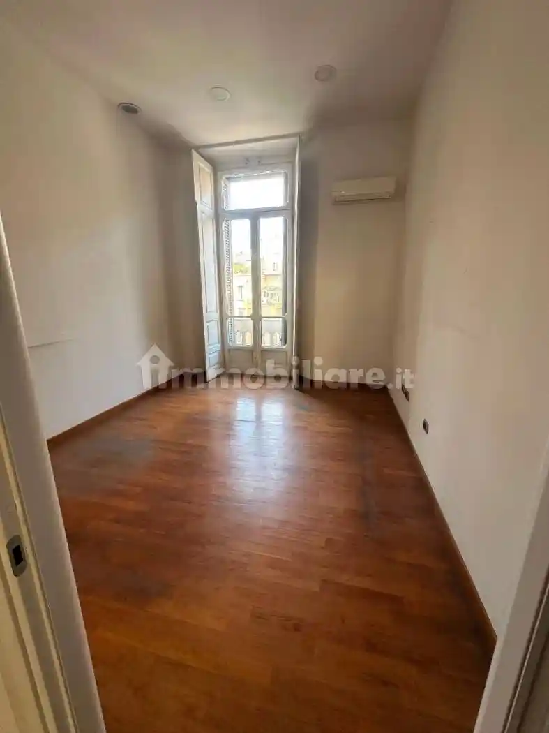 Palazzo - Edificio in Affitto - foto 5