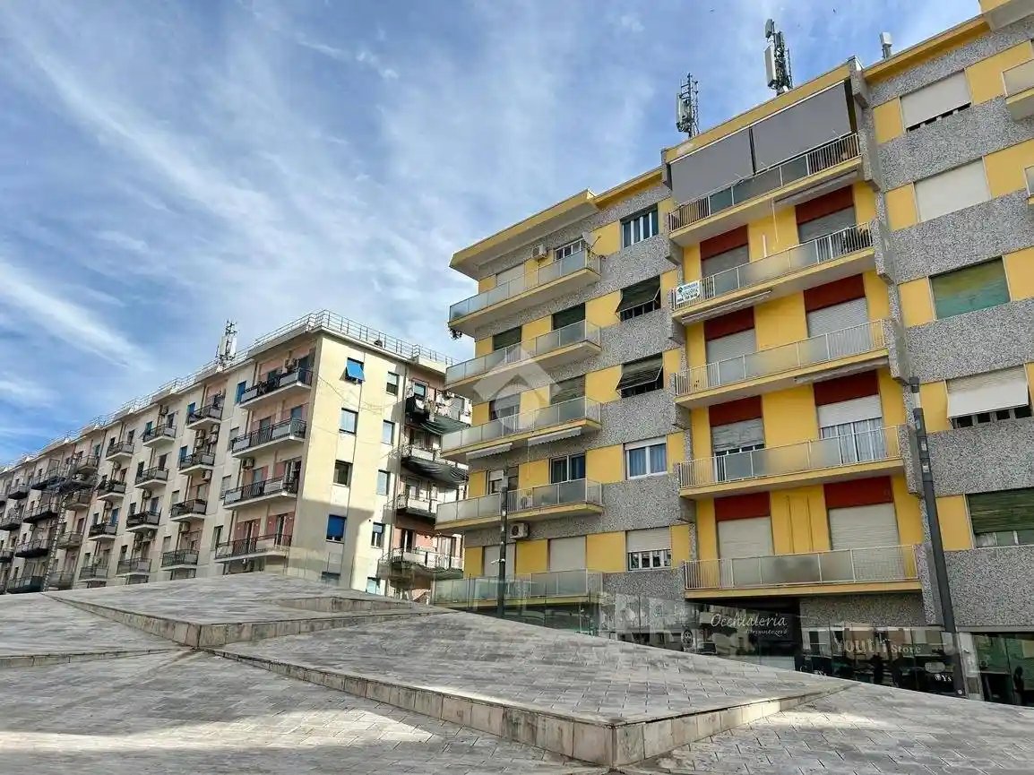 Trilocale piazza Carlo Bilotti 43, Centro, Cosenza - foto 2