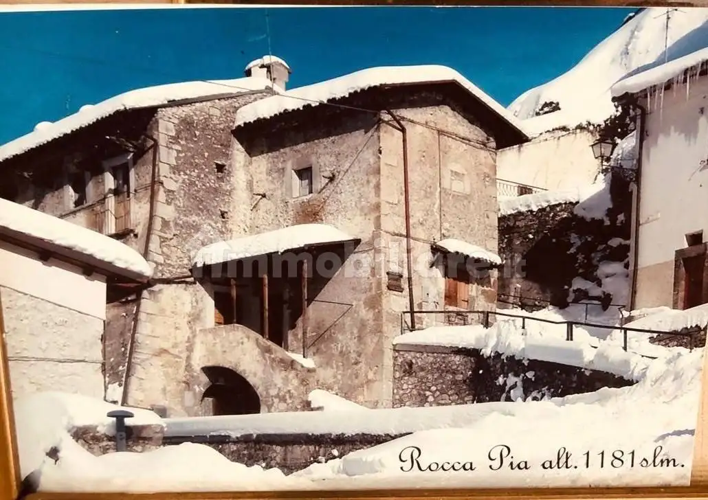 Villa in affitto a Rocca Pia