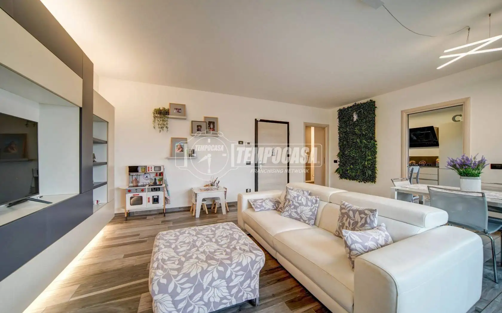 Quadrilocale via Alessandro Manzoni 23, Buguggiate - foto 5