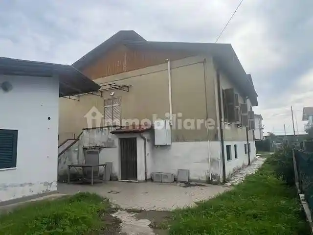 Villa in vendita a Massa