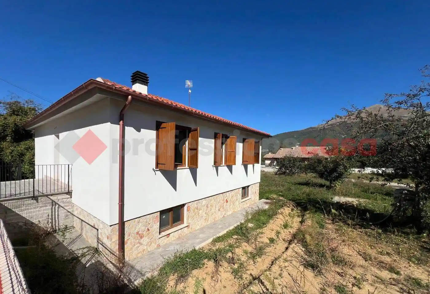 Terratetto unifamiliare via Del Castagneto, 2, Centro, Amatrice - foto 3