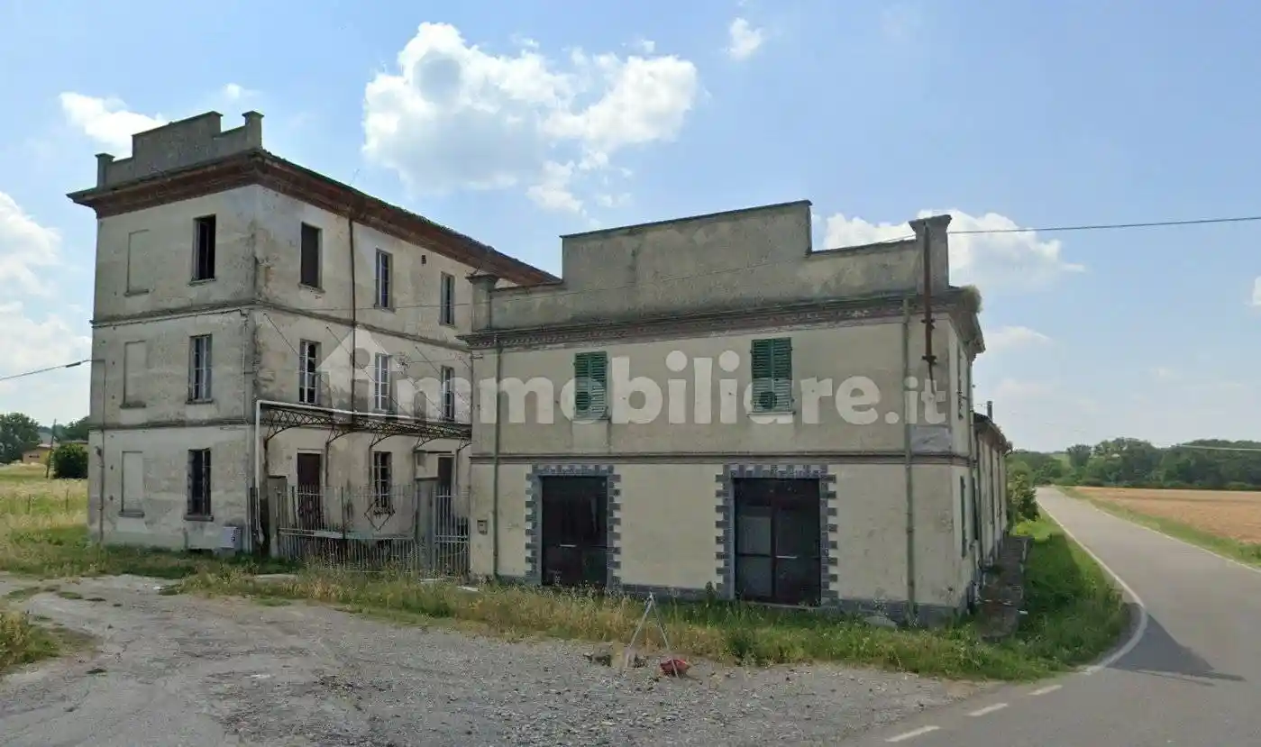 Rustico - Casale in vendita a Ziano Piacentino