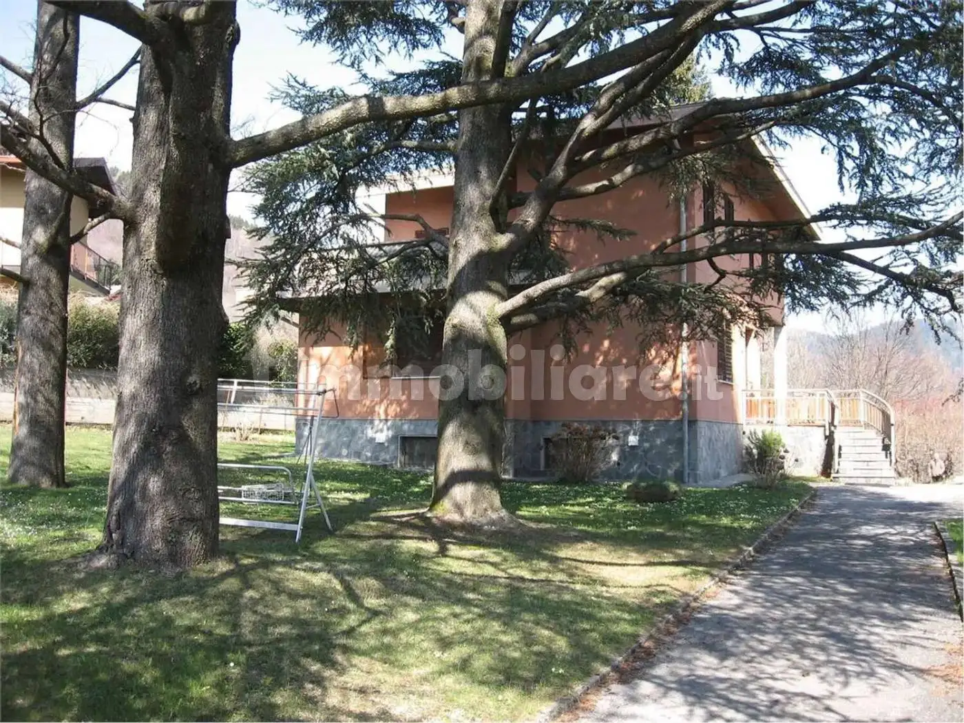 Villa in vendita a Caglio