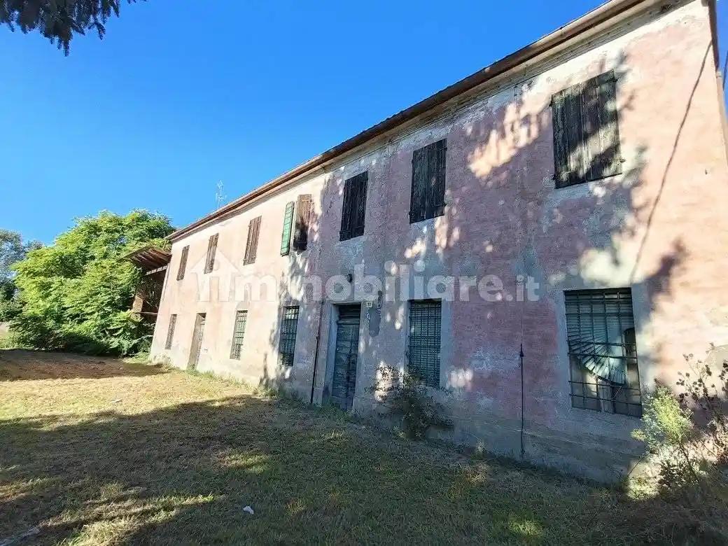 Villa in vendita a Russi