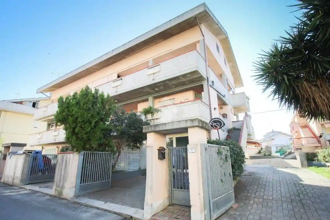 Quadrilocale via dei Volsci 5, Centro, Montesilvano - foto 2