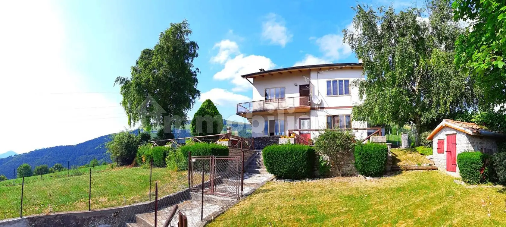 Villa in vendita a Valdobbiadene