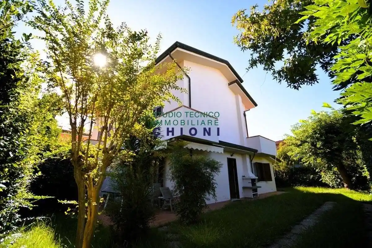 Villa bifamiliare, buono stato, 116 m², Cinquale, Montignoso - foto 2