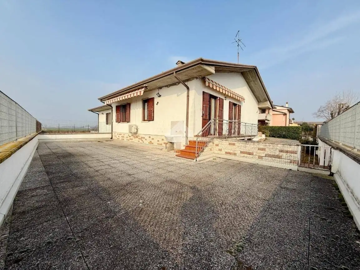 Villa in vendita a Mozzecane