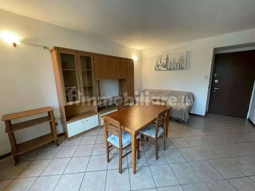 Bilocale via Daverio, 21, Centro, Cantù - foto 2