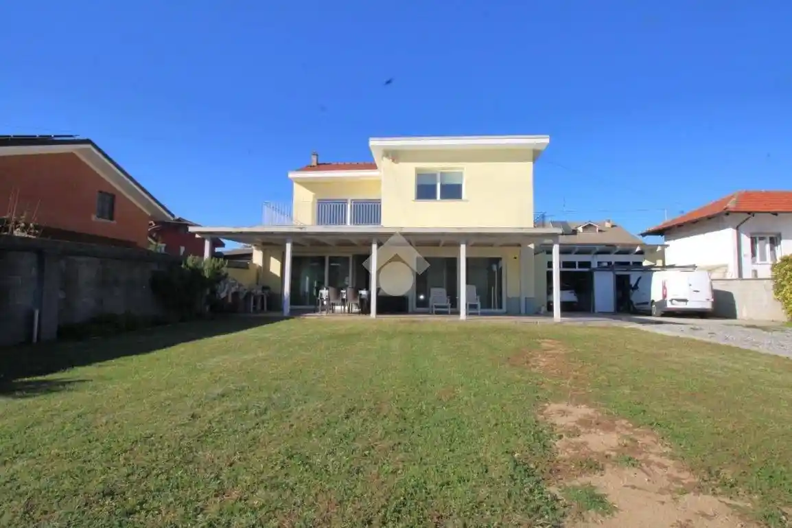 Villa in vendita a Trofarello
