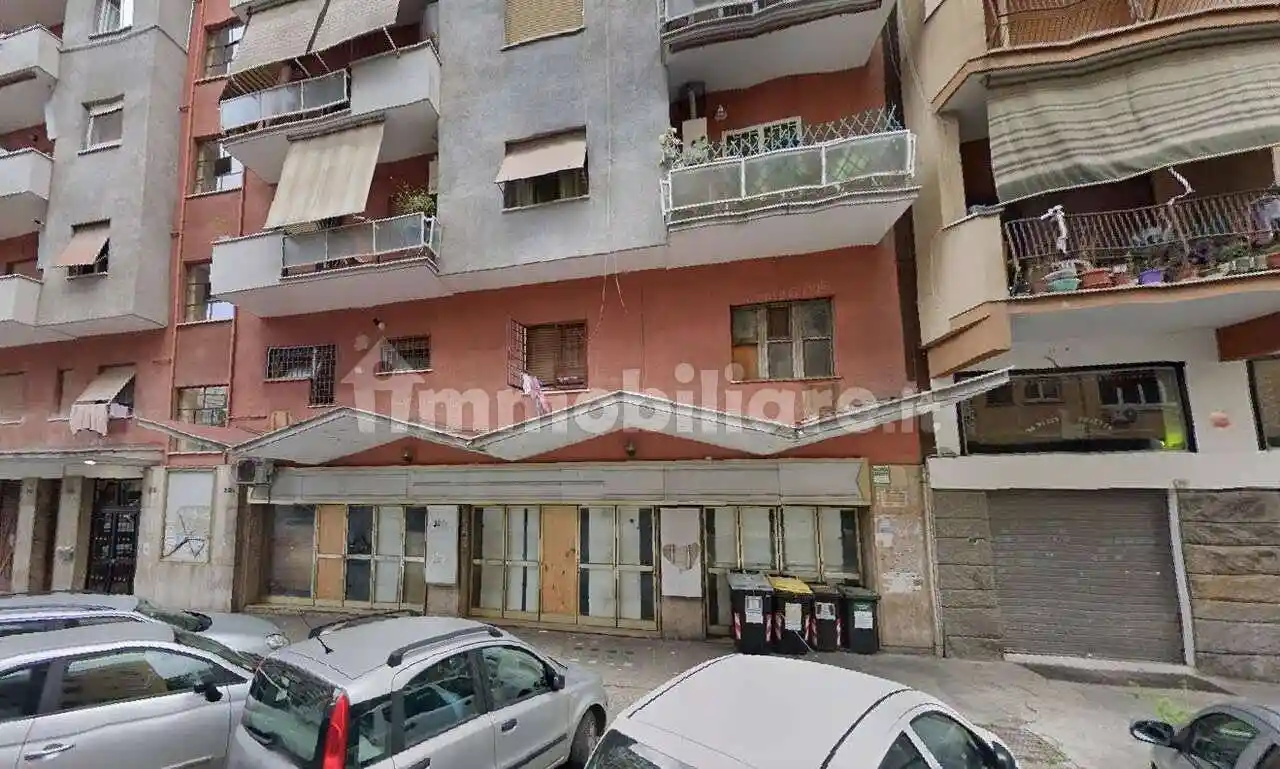 Palazzo - Edificio in vendita a Roma