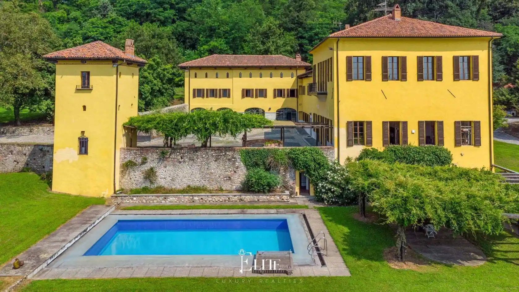 Villa in vendita a Pombia