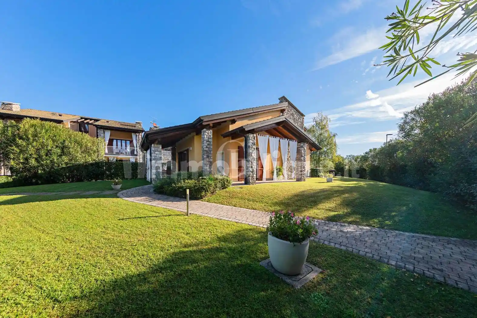 Villa in vendita a Desenzano del Garda