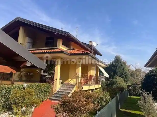 Villa in vendita a Castelletto Sopra Ticino