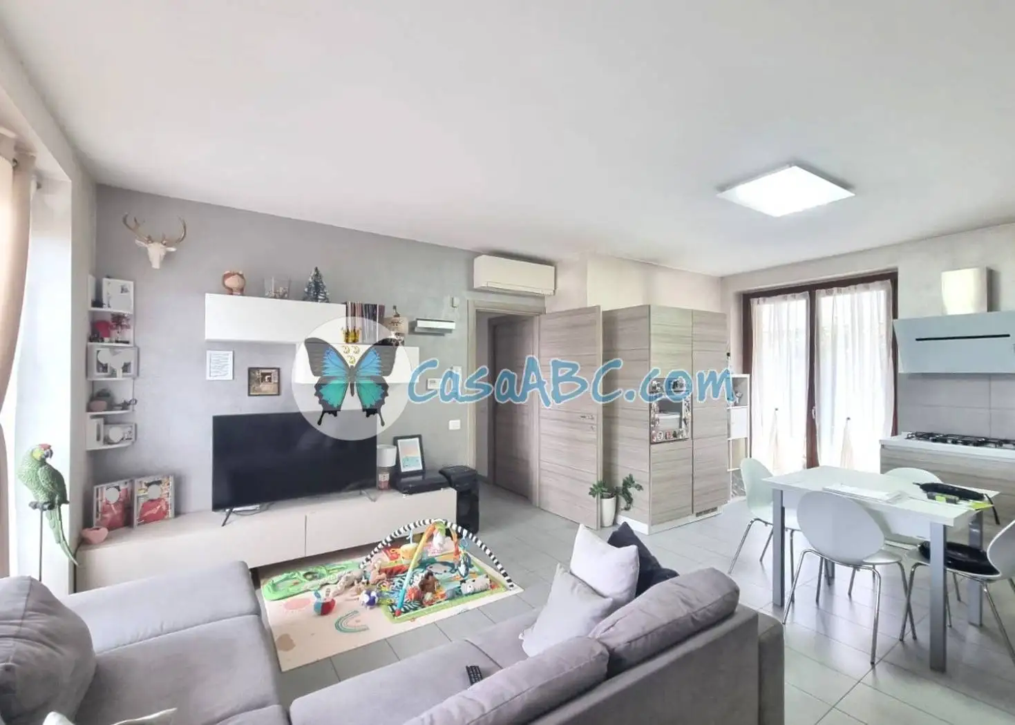 Villa in vendita a Calcinate