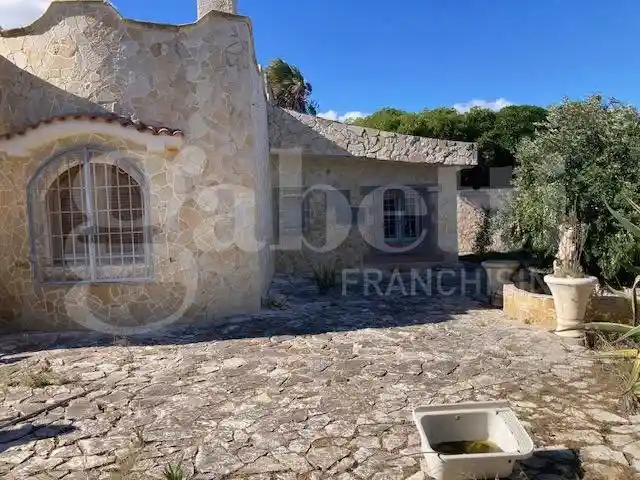 Villa in vendita a Brindisi