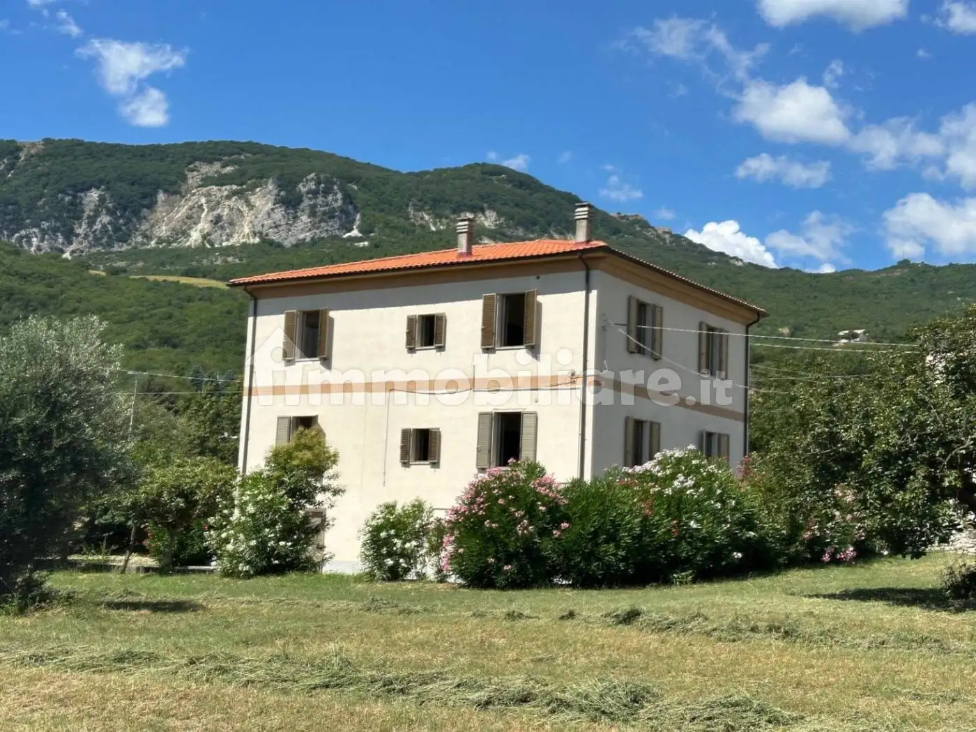 Villa in vendita a Castiglione a Casauria