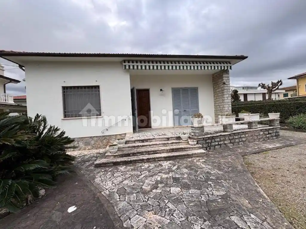 Villa in vendita a Camaiore