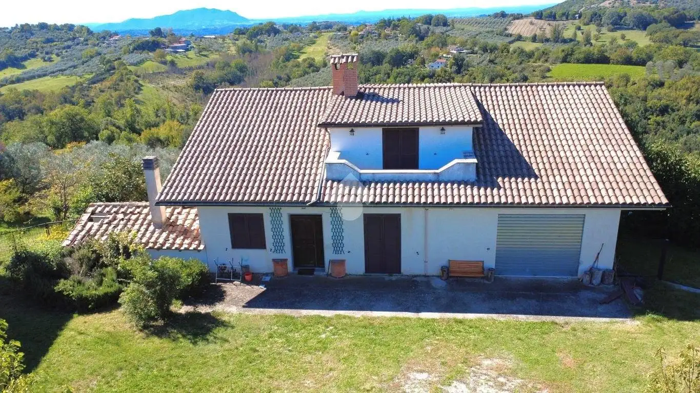Villa in vendita a Torri in Sabina