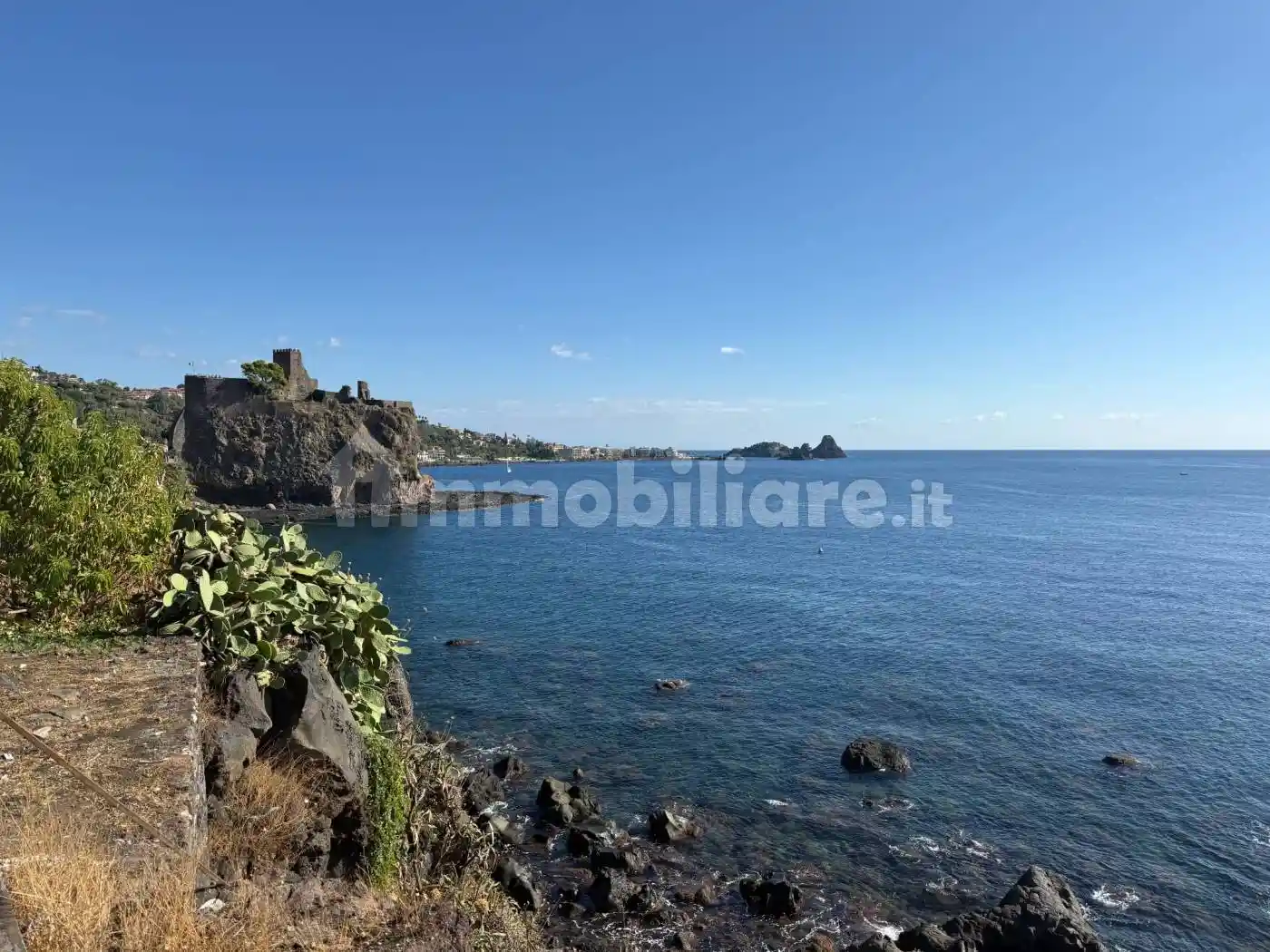 Appartamento in vendita a Aci Castello