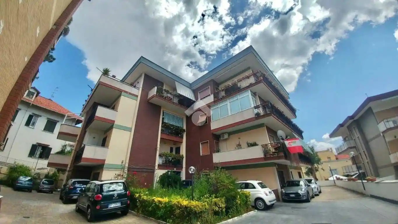 Quadrilocale via enrico de nicola 25, Torre del Greco - foto 2