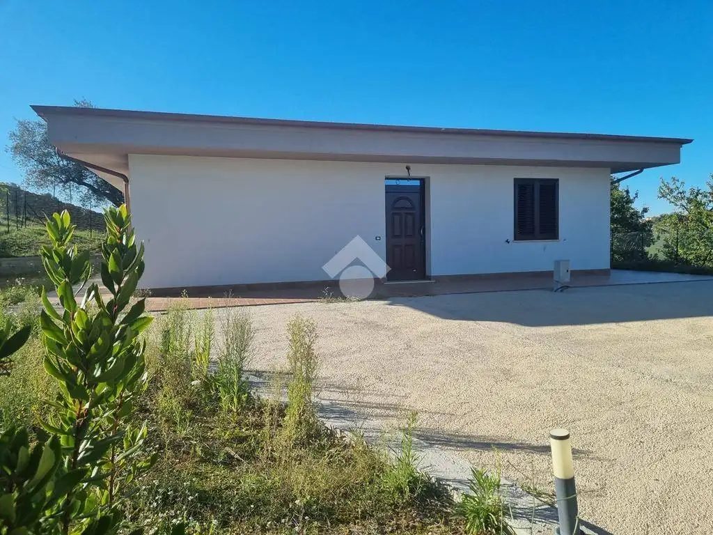 Villa unifamiliare Contrada Feudi 1, Cellino Attanasio - foto 2